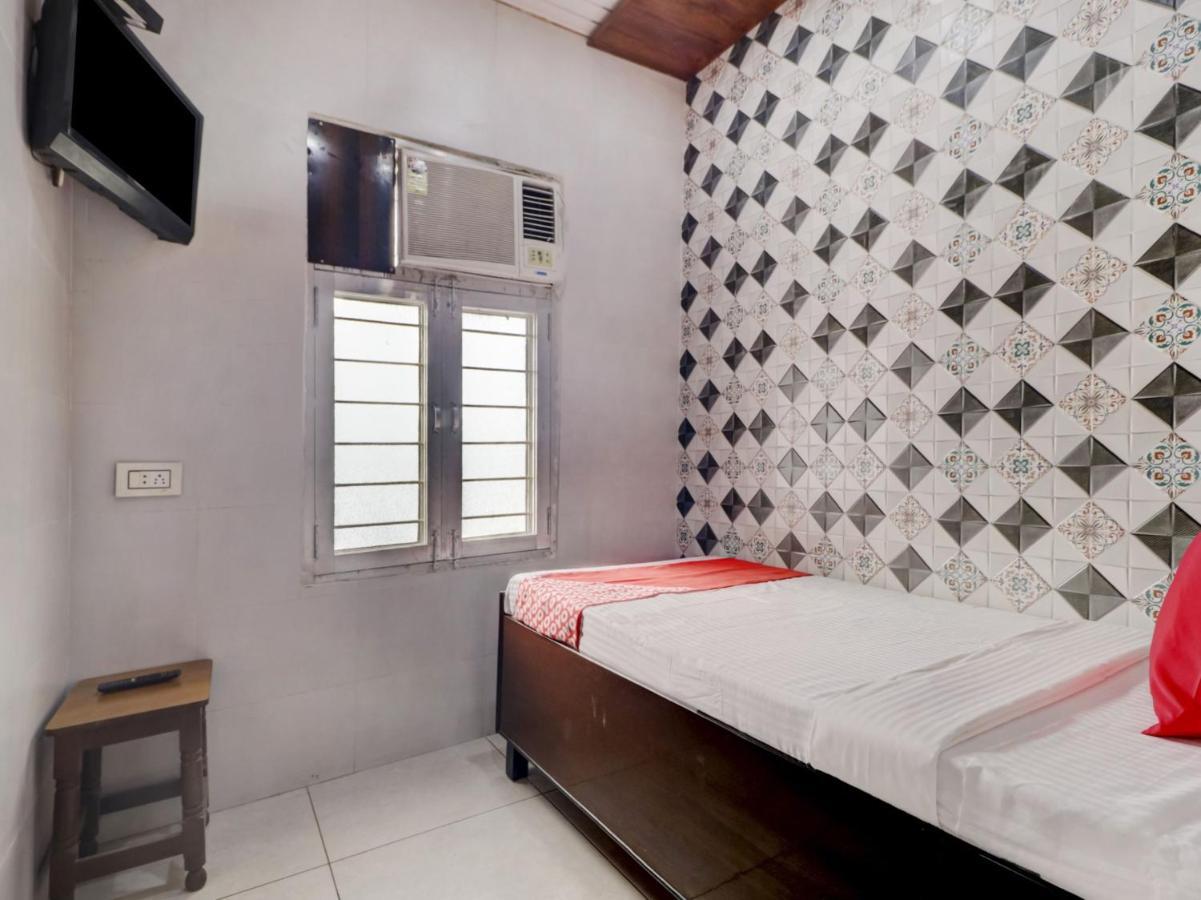 Oyo 77454 Hotel Prince Palace Patiāla Extérieur photo