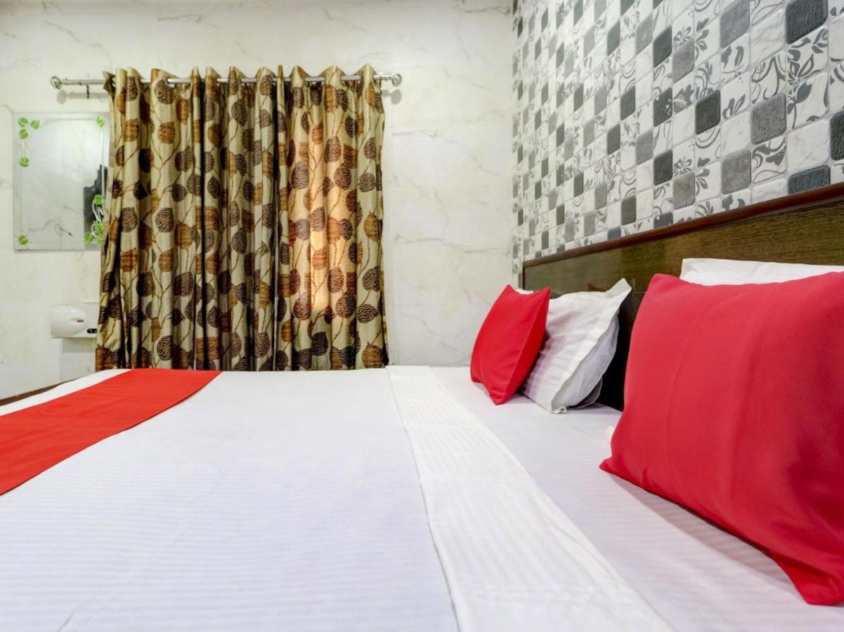 Oyo 77454 Hotel Prince Palace Patiāla Extérieur photo