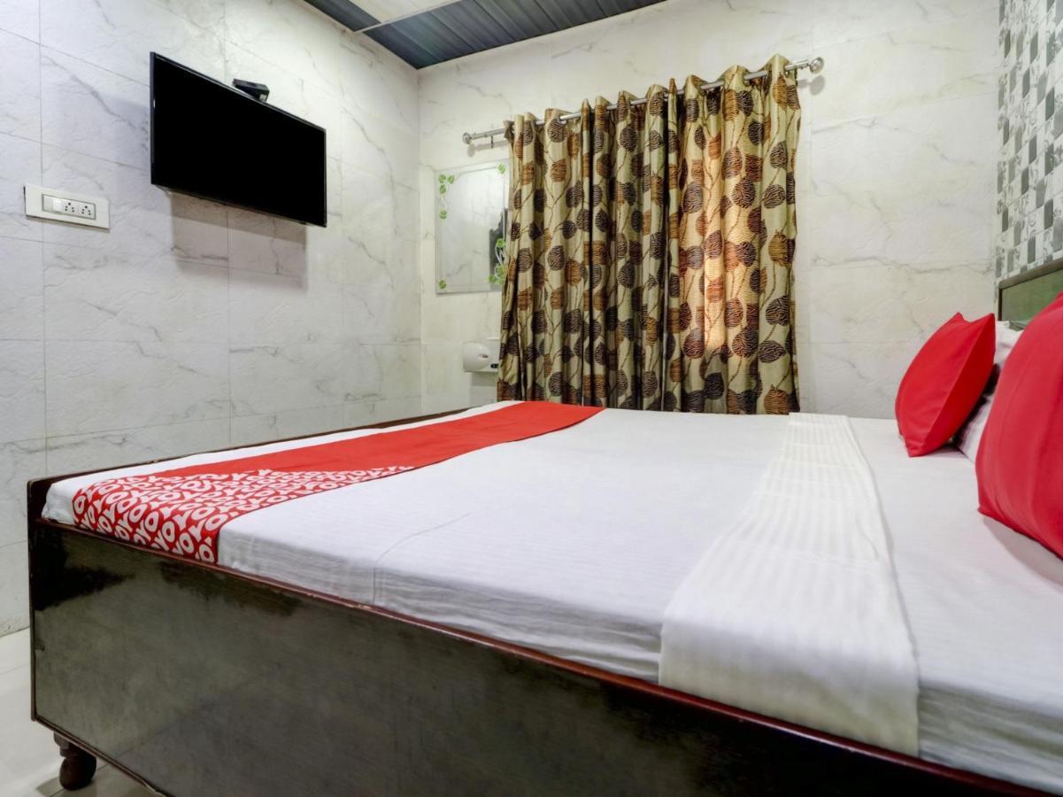 Oyo 77454 Hotel Prince Palace Patiāla Extérieur photo