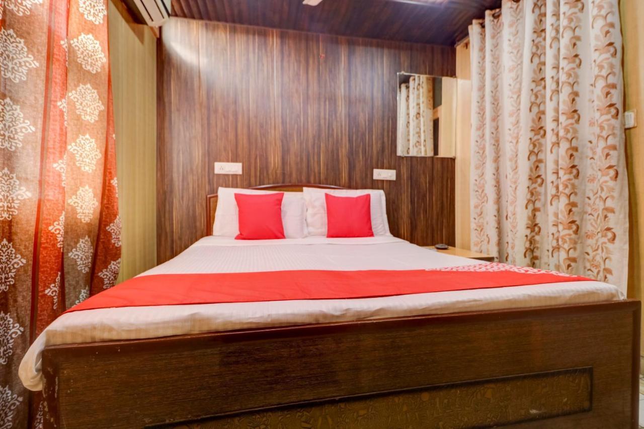 Oyo 77454 Hotel Prince Palace Patiāla Extérieur photo