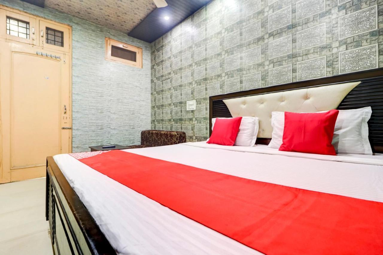 Oyo 77454 Hotel Prince Palace Patiāla Extérieur photo