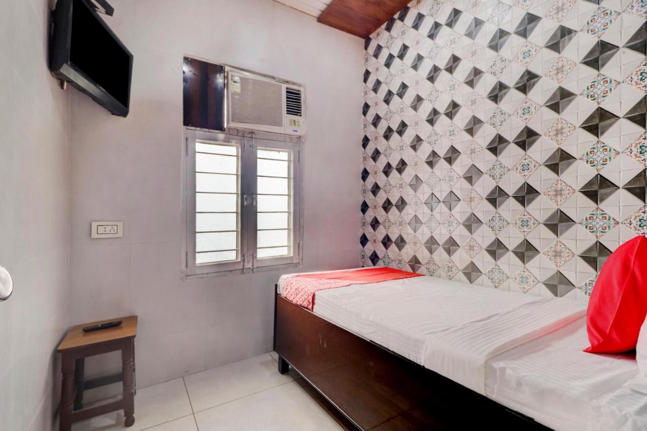 Oyo 77454 Hotel Prince Palace Patiāla Extérieur photo
