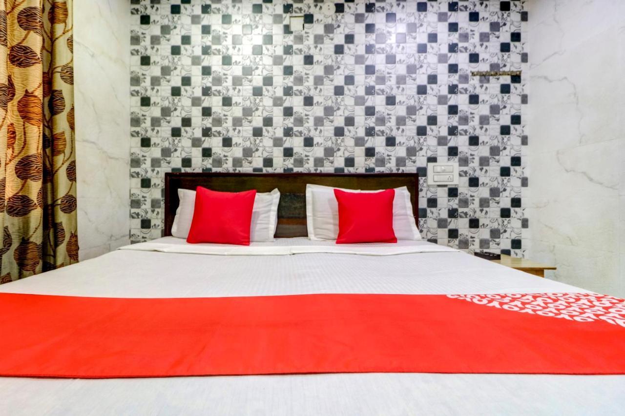 Oyo 77454 Hotel Prince Palace Patiāla Extérieur photo